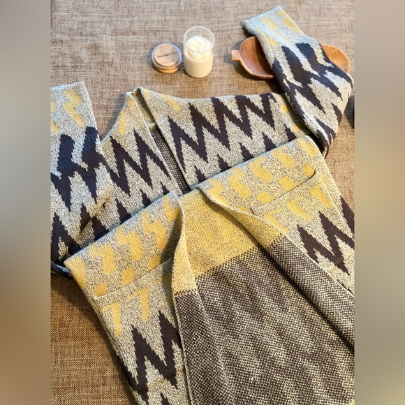 The perfect long cardigan. - Picture 2 of 7